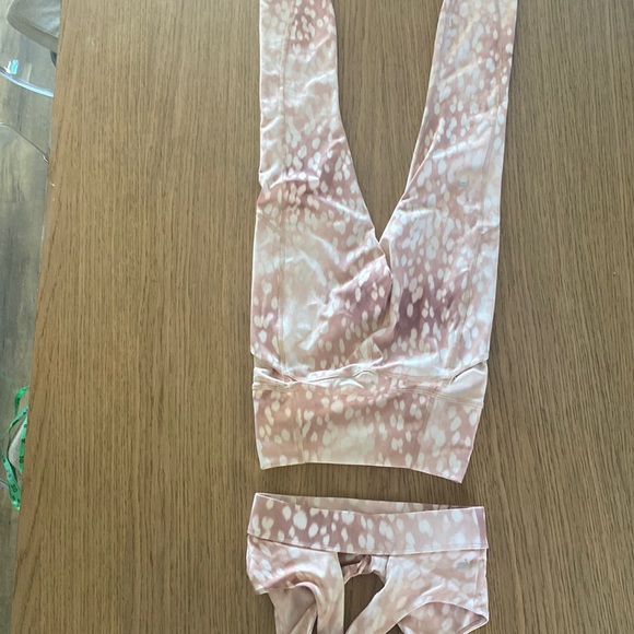 Fabletics Active leggings and bra set - Picture 2 of 2